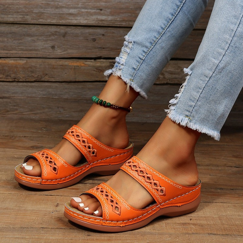 Orthopaedic sandals for women