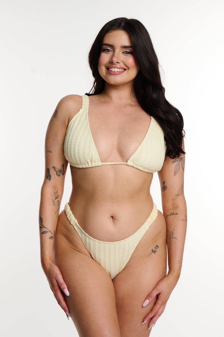 Bikini Lola
