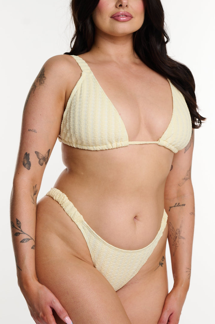 Bikini Lola