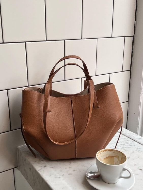 Jasmina | Shapely tote bag with side gathers